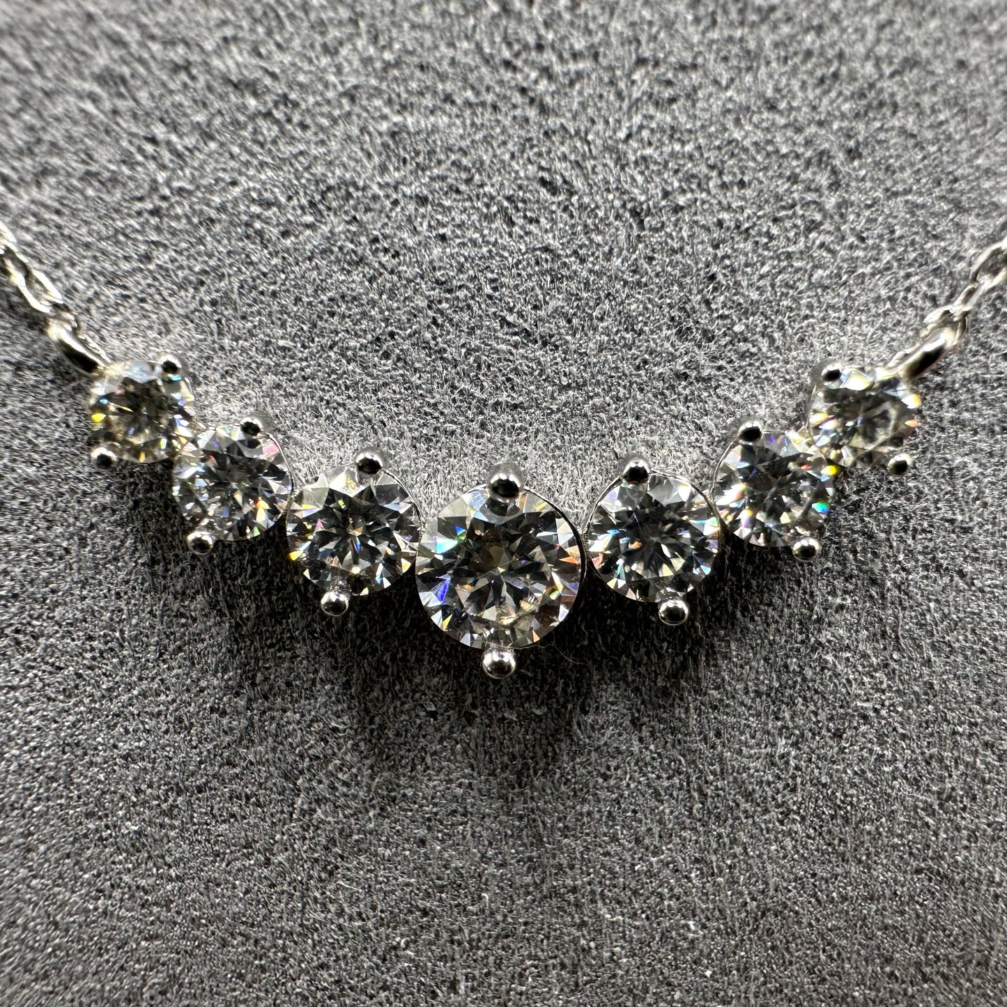 1.7ct Graduated Moissanite Pendant