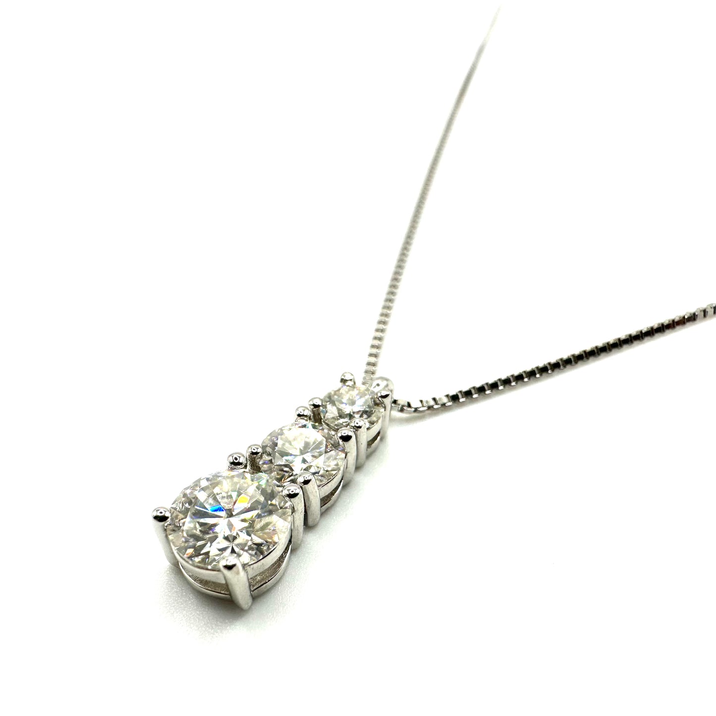 1.8ct Graduated Moissanite Pendant