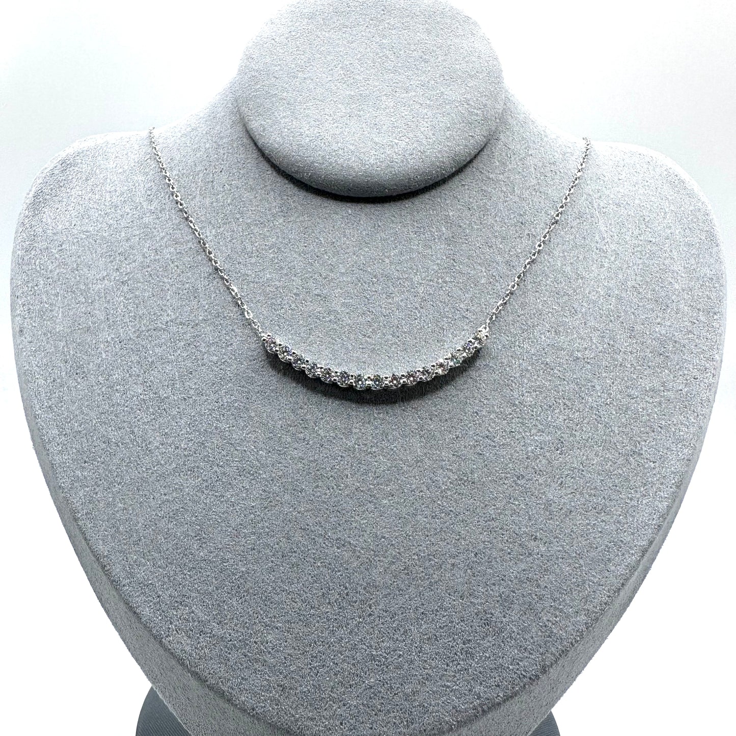 0.9ct Moissanite Curved Pendant