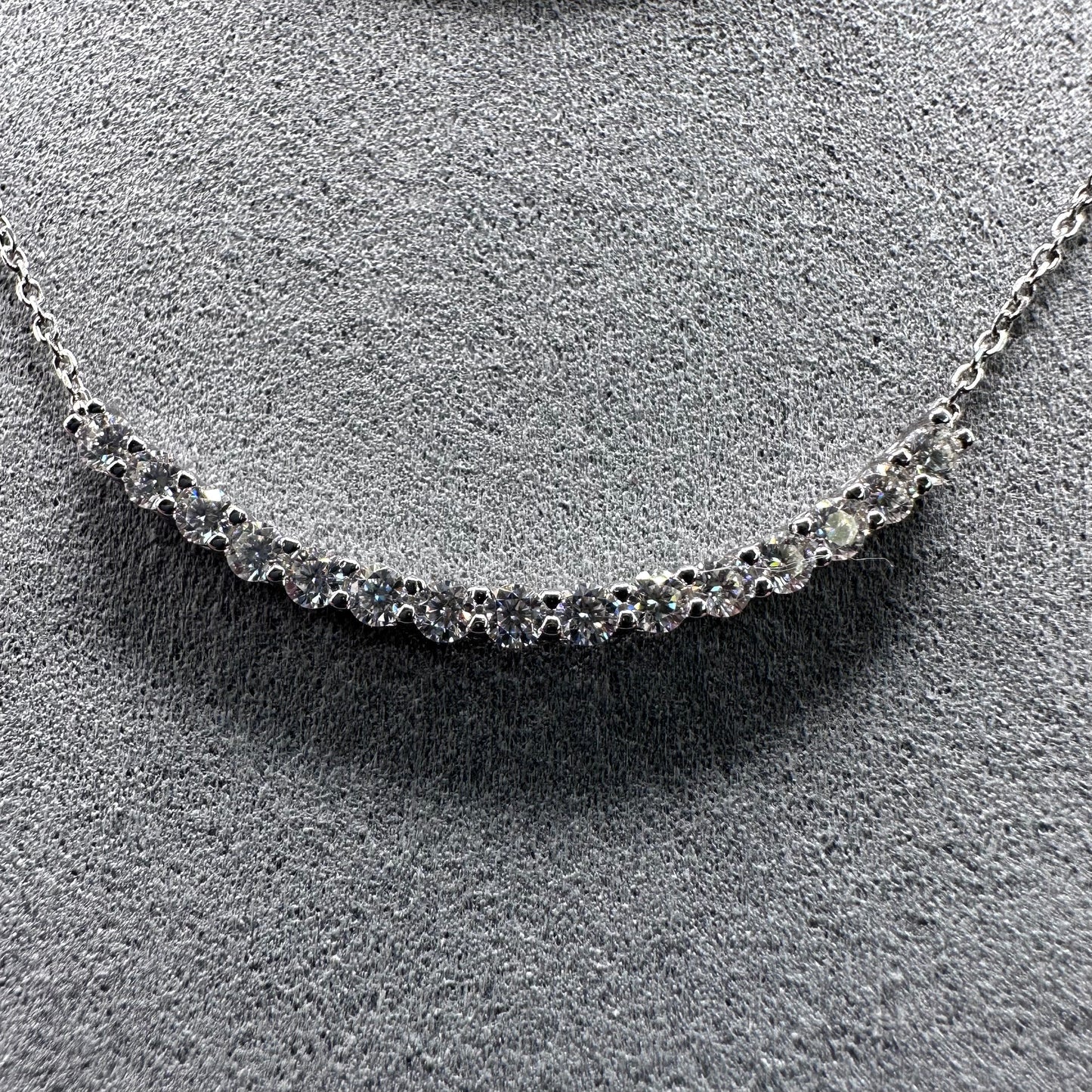 0.9ct Moissanite Curved Pendant